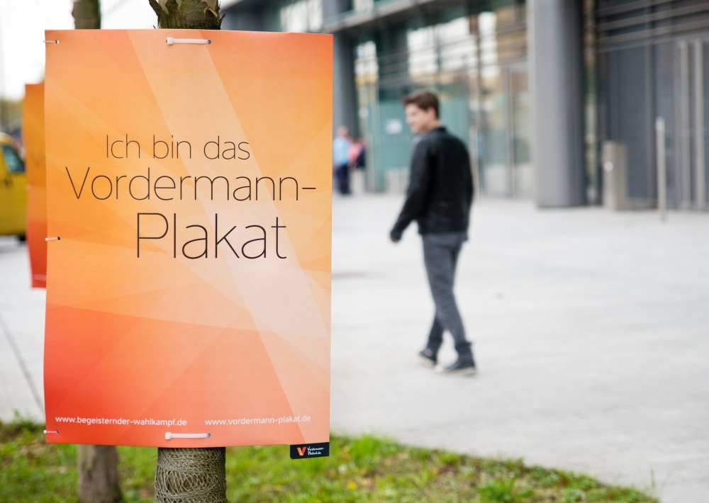 Vordermann-Plakate - schneller aufhängen geht nicht